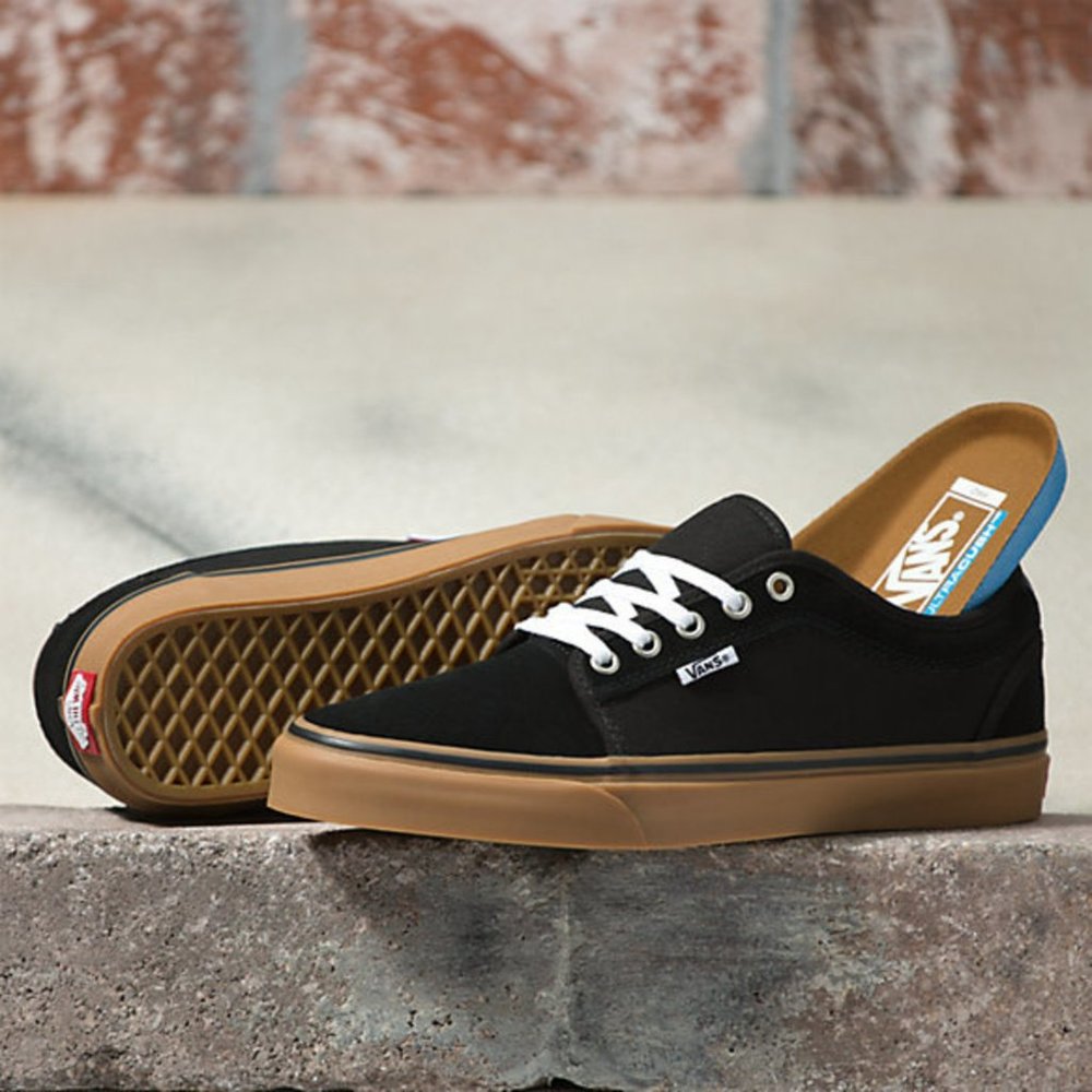 Vans Chukka Low (Black/Gum) Sneakers. Brand New. Womens Size: 8